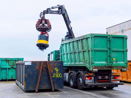 elettromagneti-a-batteria-con-radiocomando Tipologie di elettromagneti: guida completa alle soluzioni industriali